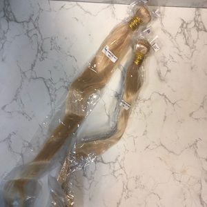 Brand new stylish 100% human hair weft blonde #613.. 30” long